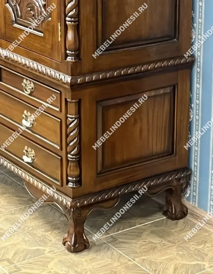 Шкаф платяной 2х дверный резной  