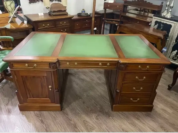 Стол письменный с зеленой кожей 180 см МИГ225 DP180-M купить в интернет магазине Мебель из массива. Звоните +7 495 961-63-63 Мебель Индонезии