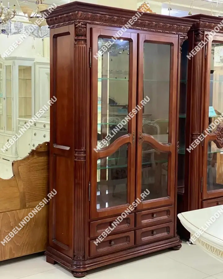 Витрина 2х дверная "Венеция Люкс" Орех 306  купить в интернет магазине Мебель из массива. Звоните +7 495 961-63-63 Гостиные