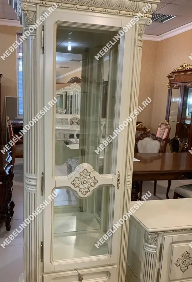 Витрина "Венеция Люкс" Орех 325-327  купить в интернет магазине Мебель из массива. Звоните +7 495 961-63-63 Гостиные