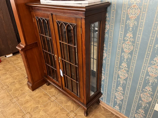 Шкаф-витрина   