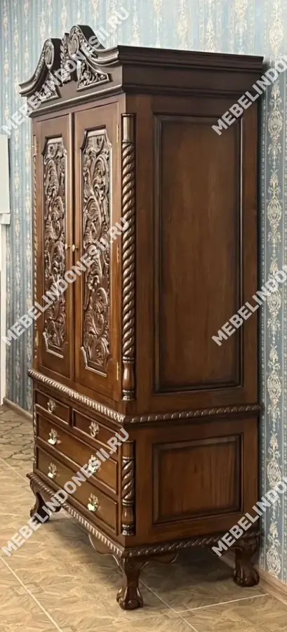 Шкаф платяной 2х дверный резной  